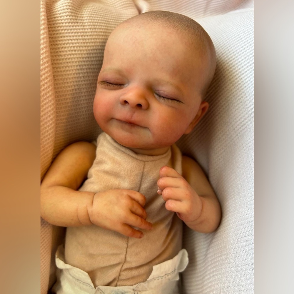 Reborn baby doll - realistic, painted with appropriate mottling of newborn - Picture 13 of 16